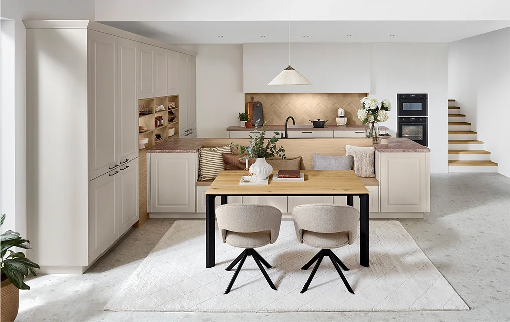 Front LOOK 604 in sand textured: subtle elegance with a fine feel - versatile for the bathroom, kitchen and living room.