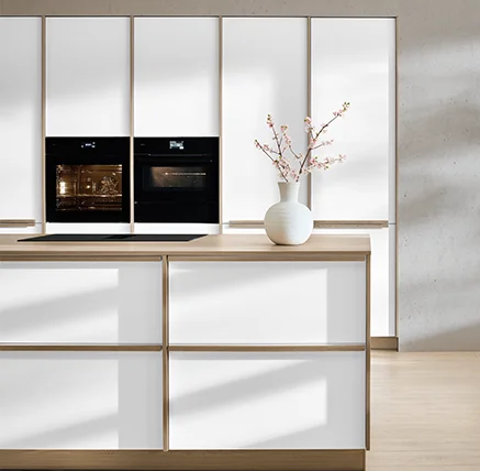 Sakura detail view - modern elegance in Japandi style with clear lines and warm wood accents.